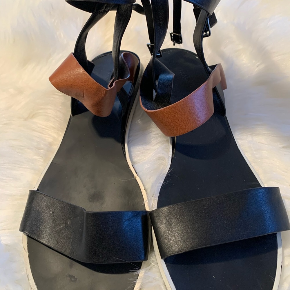 Sandals - Picture 3 of 4